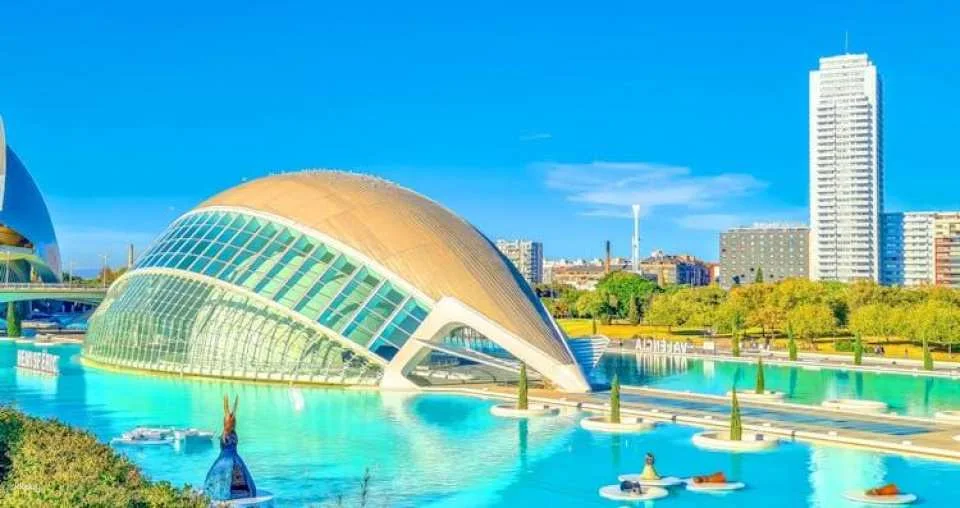 Valencia top attractions MegaPass Classic with Oceanogràfic and Science Museum