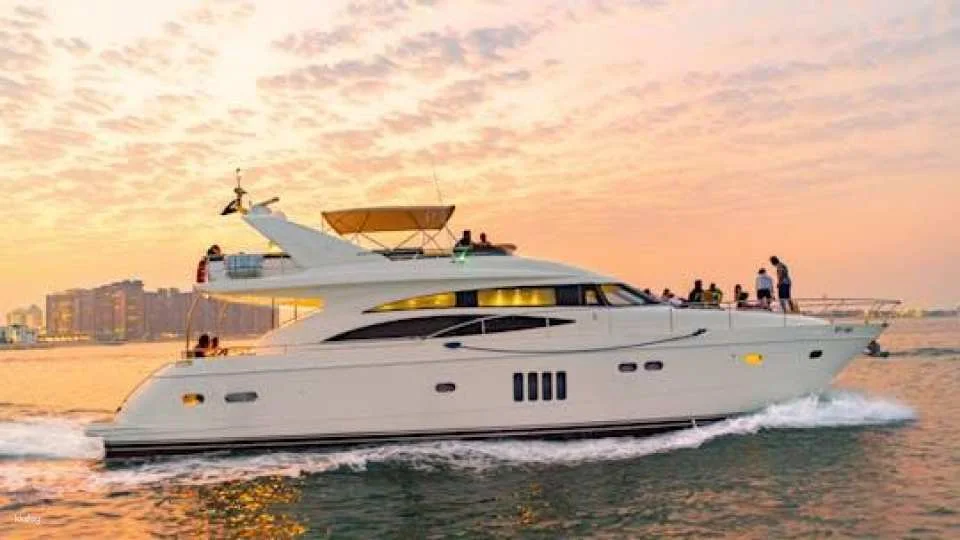 2-hour luxury yacht cruise in Dubai's Burj coastline with dining