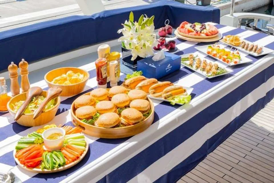 2-hour luxury yacht cruise in Dubai's  Burj coastline with dining