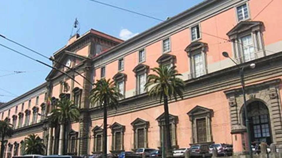 Naples audio guide with TravelMate app