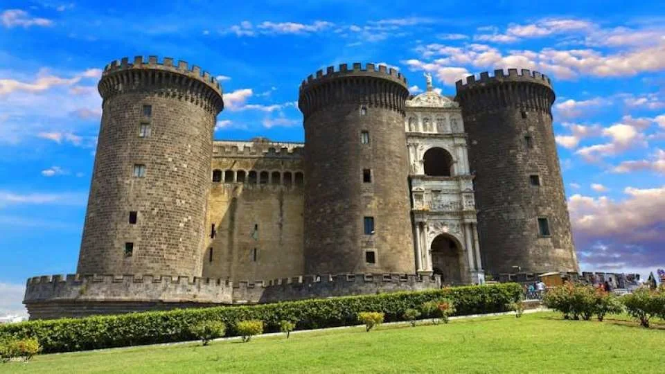 Naples audio guide with TravelMate app