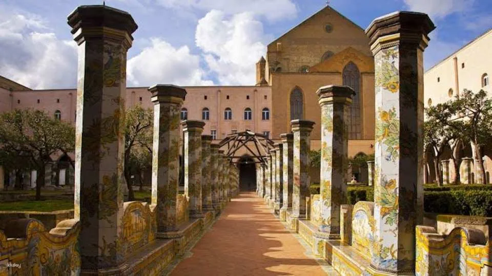 Naples audio guide with TravelMate app