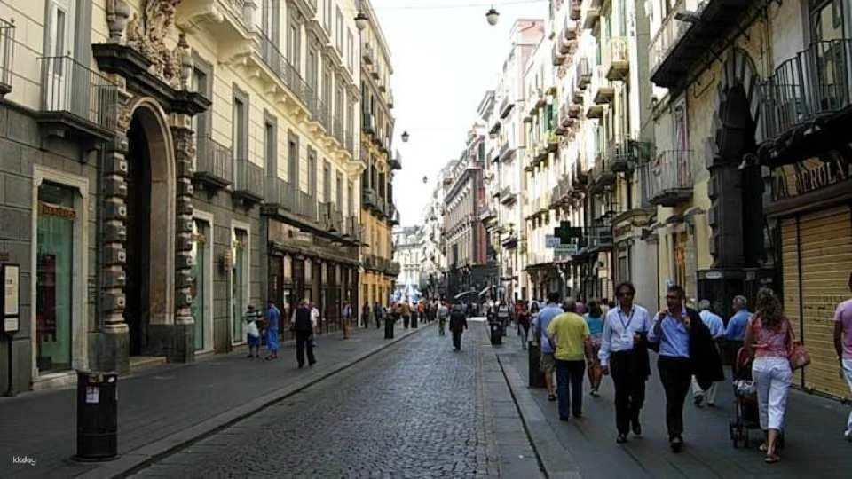 Naples audio guide with TravelMate app