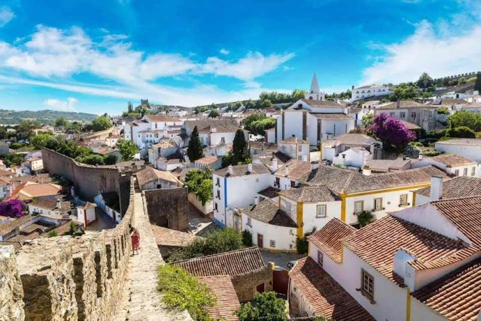 Porto, Nazaré and Óbidos Full Day Tour from Lisbon