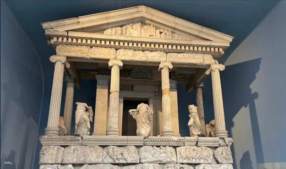British Museum priority entry and audio guide included
