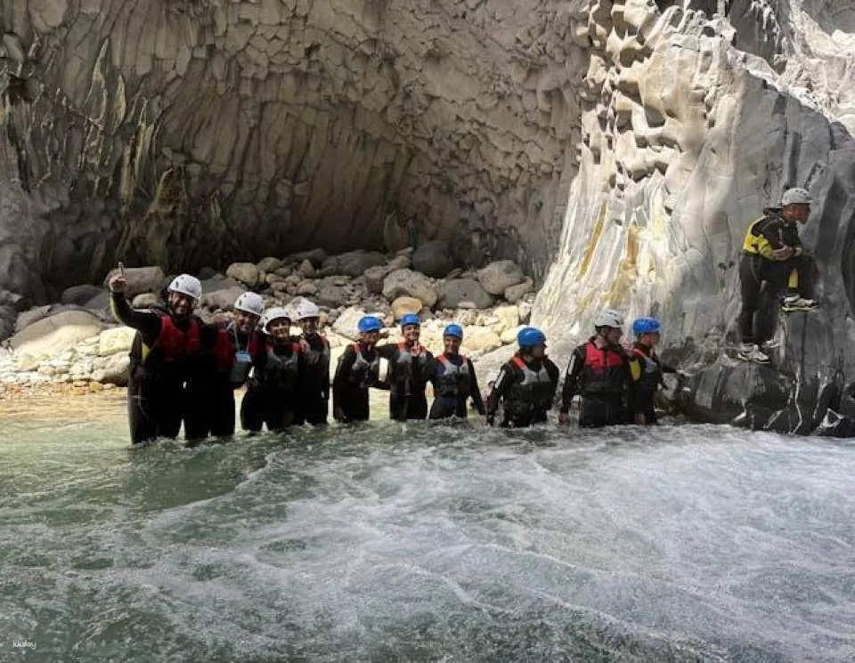 Body rafting along Alcantara River