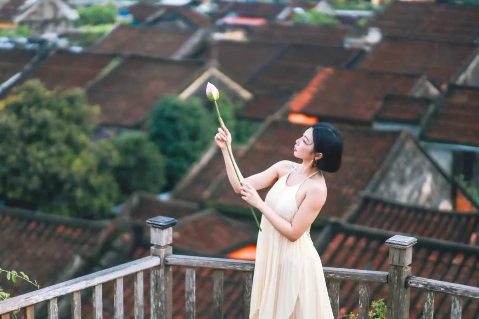 1-Hour Hoi An Ancient Town Photo Shoot & Video Reel Experience