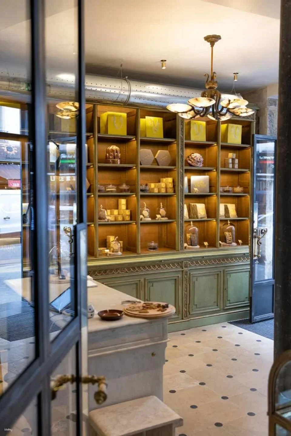 The Secret Senses of Paris: Perfume Creation & Chocolate Tasting