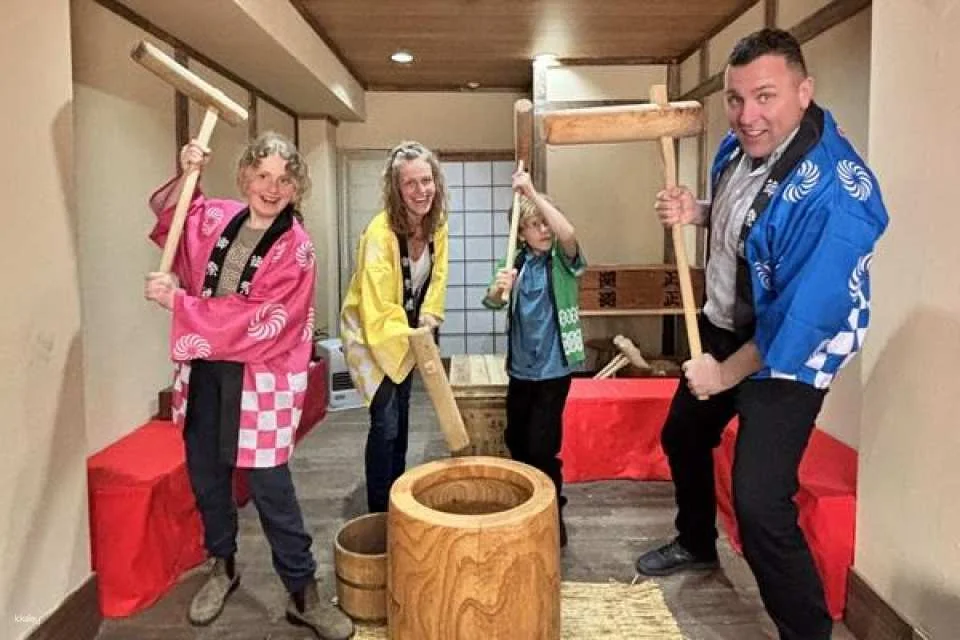 Osaka Oh Mochi: Japanese Cultural Experience - Mochi Making Experience