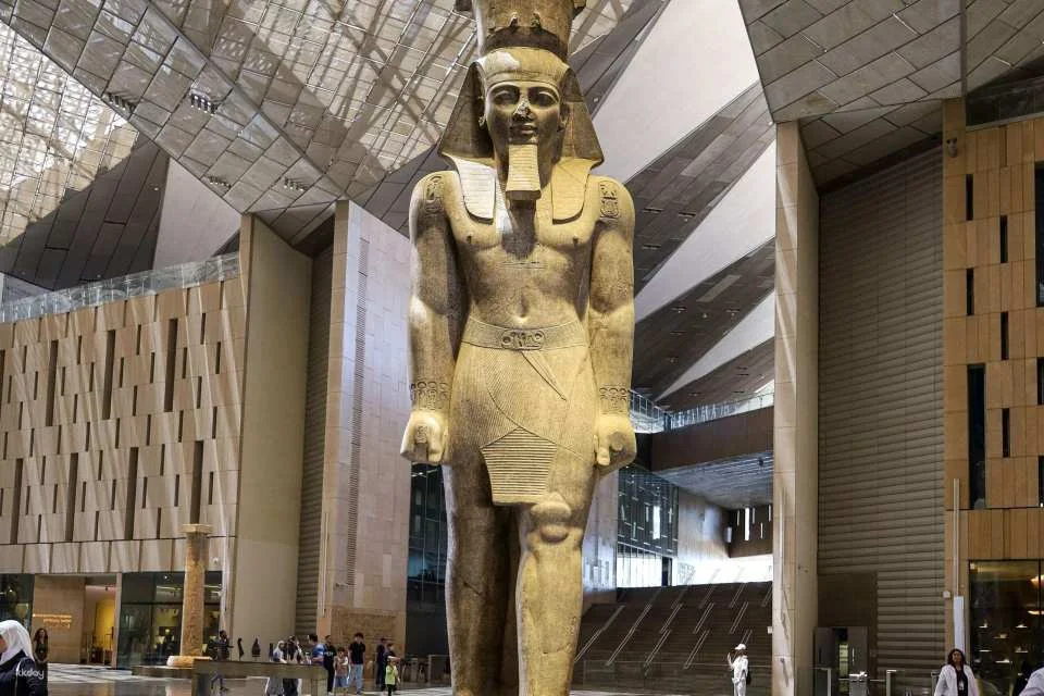 Private Sharm El Sheikh to Cairo Day Trip to Pyramids & Museum