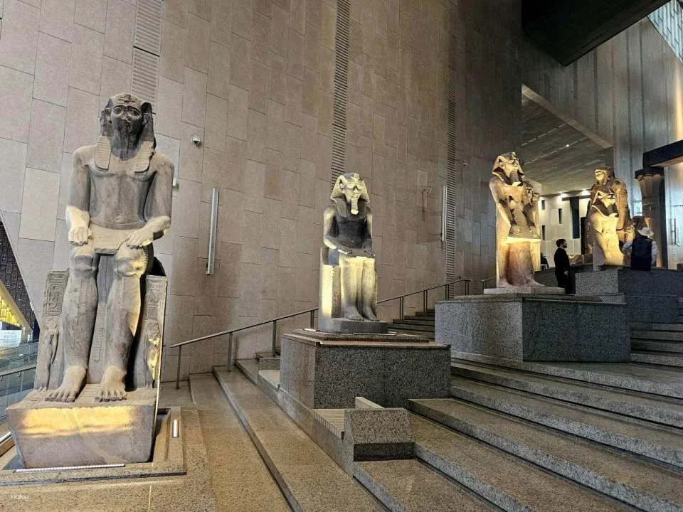 Cairo To Sharm El Sheikh Bus Trip for Museum & Pyramids Tour