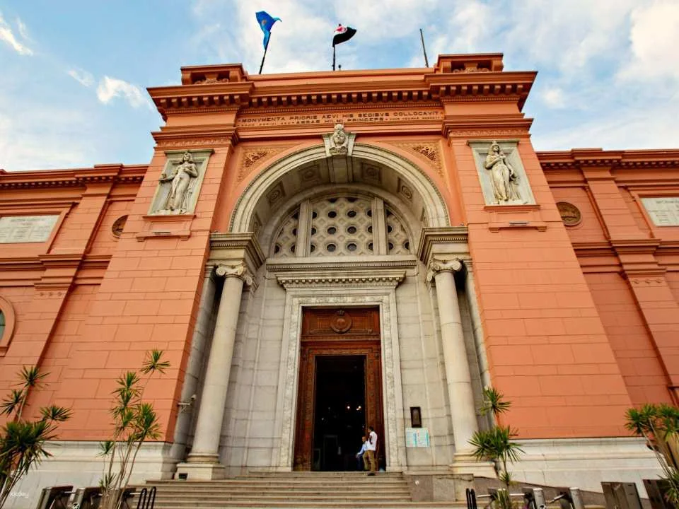 Egyptian Museum & Cairo Tower Tour with Cairo City Views