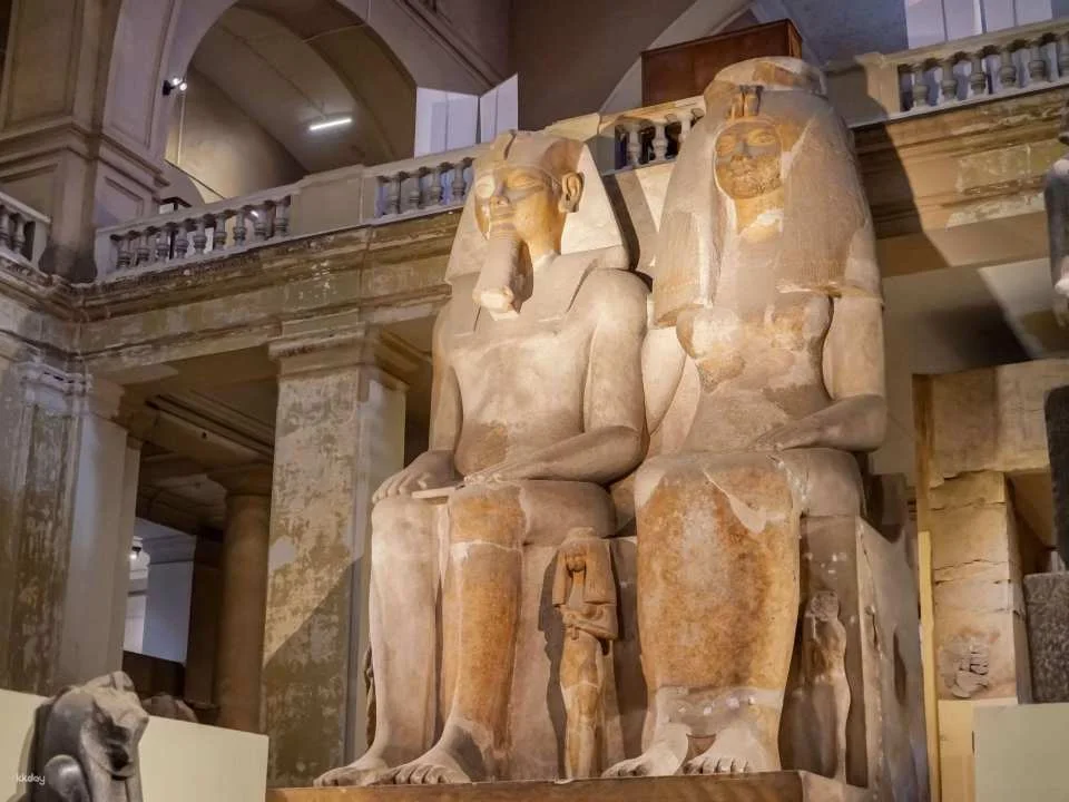 Day Trip to Pyramids of Giza With Egyptian Museum Cairo Visit
