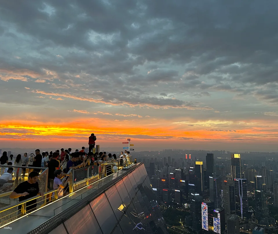 Chongqing WFC Viewing Platform offers panoramic views of Hongyadong's magical nightscape. Various packages are available, including sightseeing, makeup and photography services.