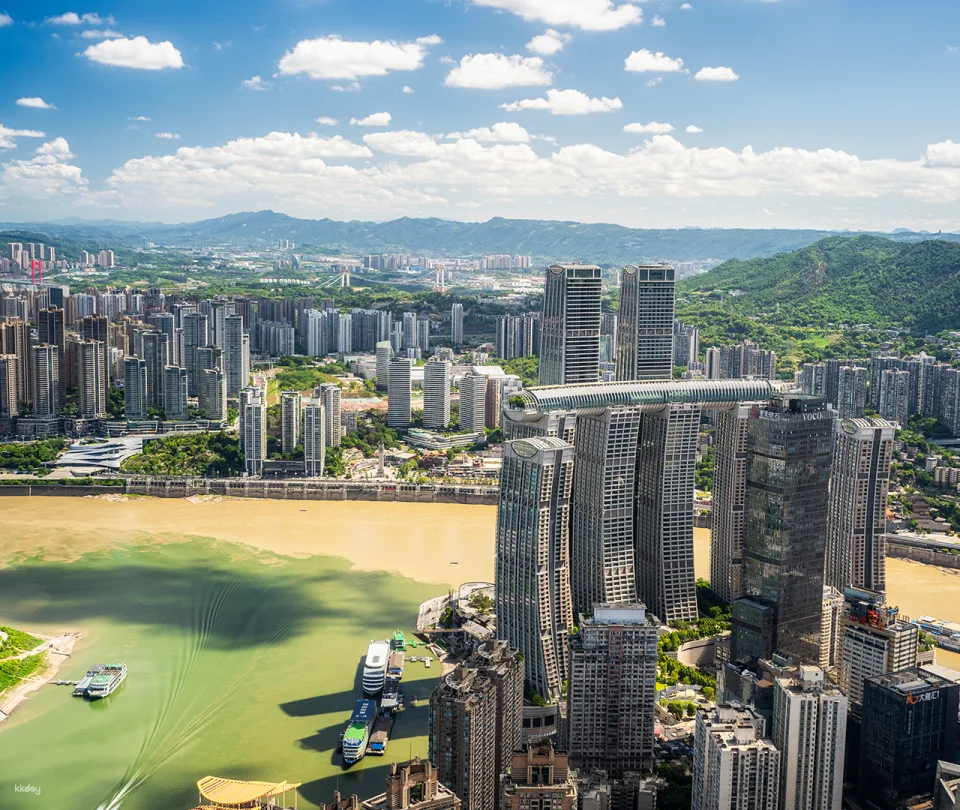 Chongqing WFC Viewing Platform offers panoramic views of Hongyadong's magical nightscape. Various packages are available, including sightseeing, makeup and photography services.