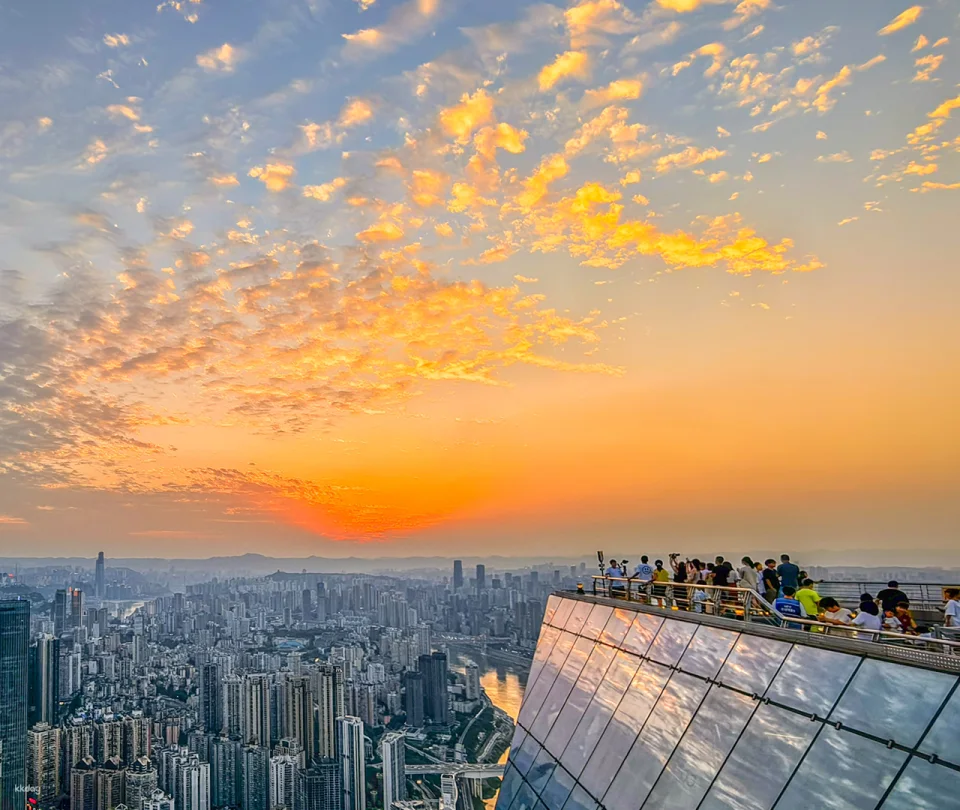 Chongqing WFC Viewing Platform offers panoramic views of Hongyadong's magical nightscape. Various packages are available, including sightseeing, makeup and photography services.