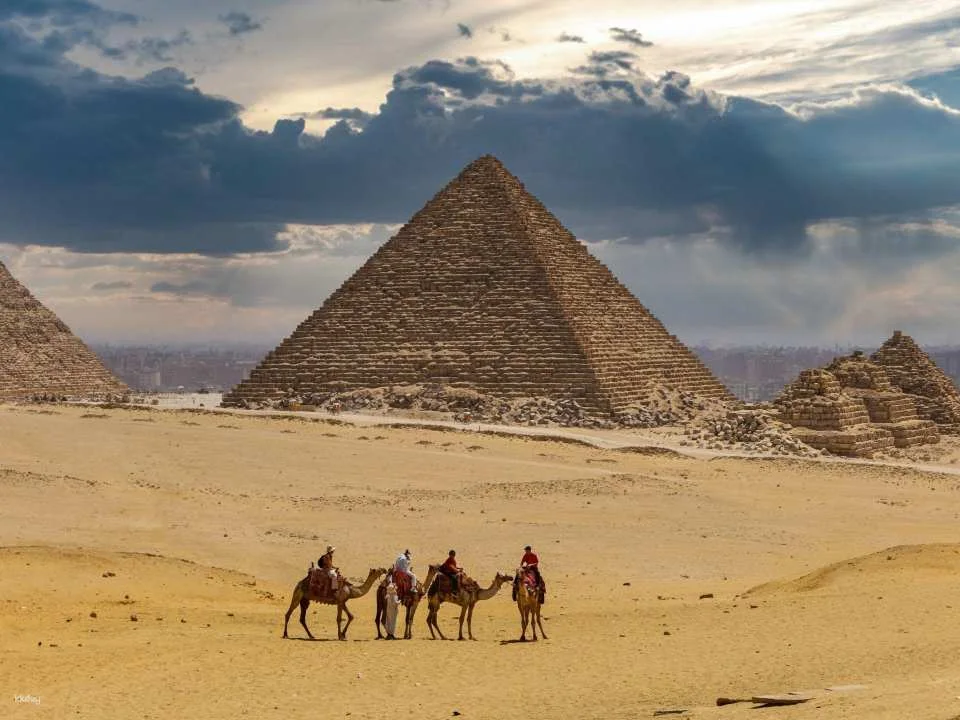 Pyramids of Giza Trip With Islamic and Coptic Cairo Tour