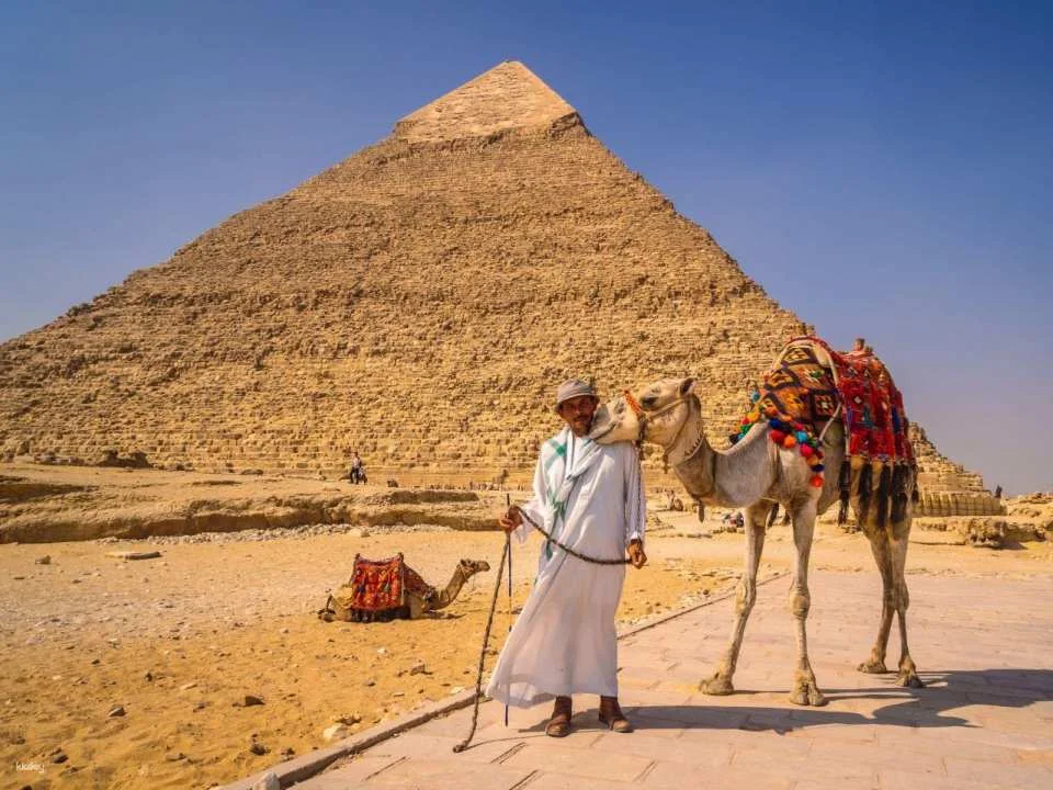 Pyramids of Giza Trip With Old Cairo Private Guided Tour