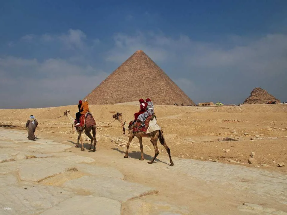 Guided Pyramids of Giza Trip With Dahshur Pyramids Visit