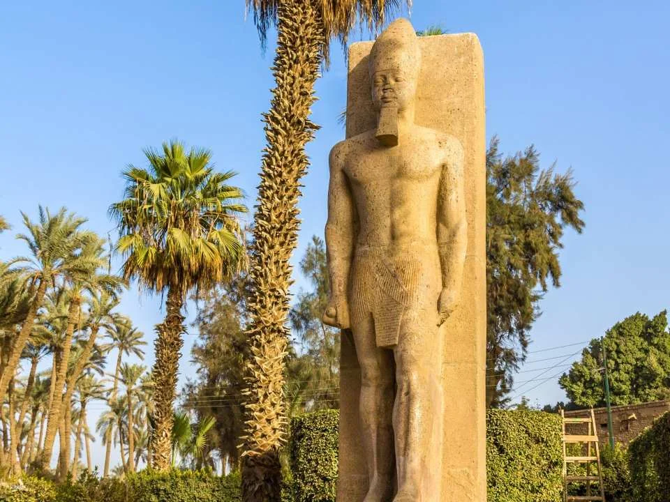 From Cairo: Sunrise Pyramids With Memphis and Saqqara Visit