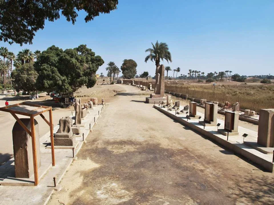 Pyramids at Sunrise With Memphis, Saqqara and Dahshur Tour