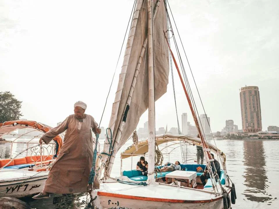 Private Khan El Khalili Bazaar Tour With Cairo Felucca Ride