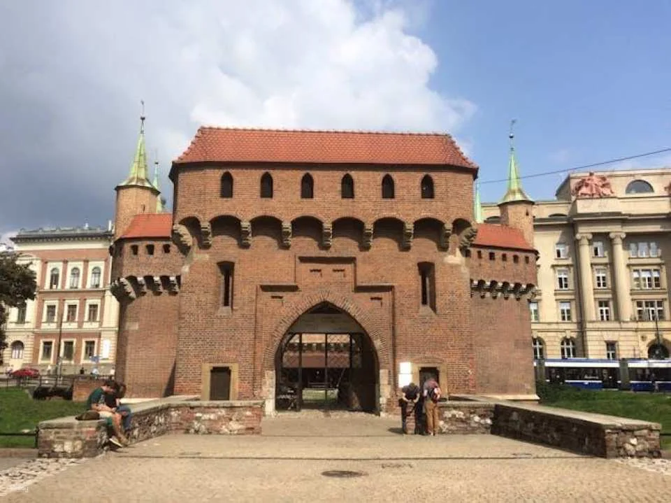 Krakow Old Town exploration game and tour