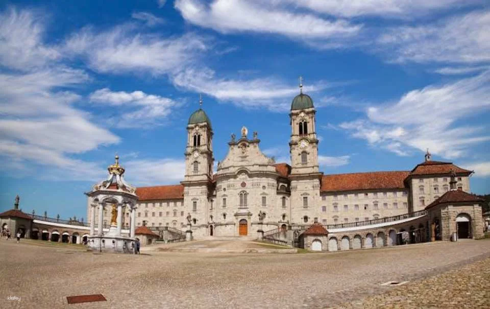 Private day tour to Zürich, Einsiedeln and Rapperswil