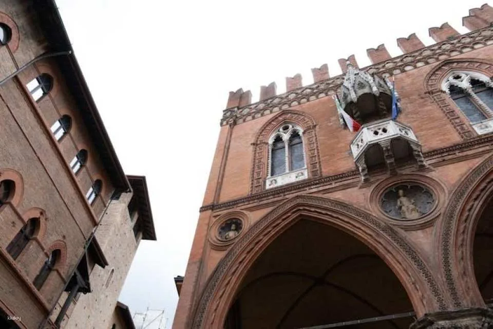Bologna's half-day private walking tour
