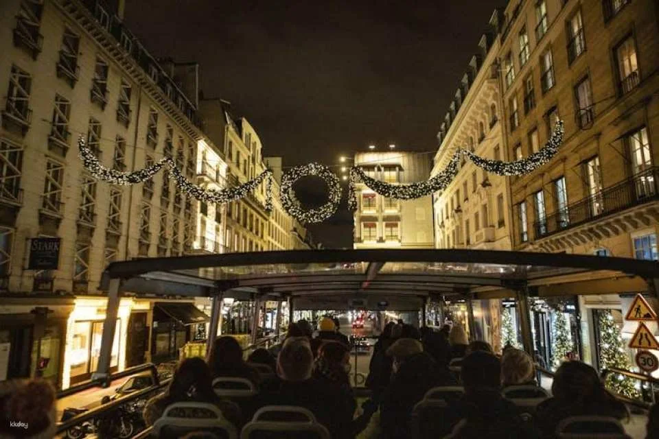 Tootbus Christmas lights open-top bus tour in Paris
