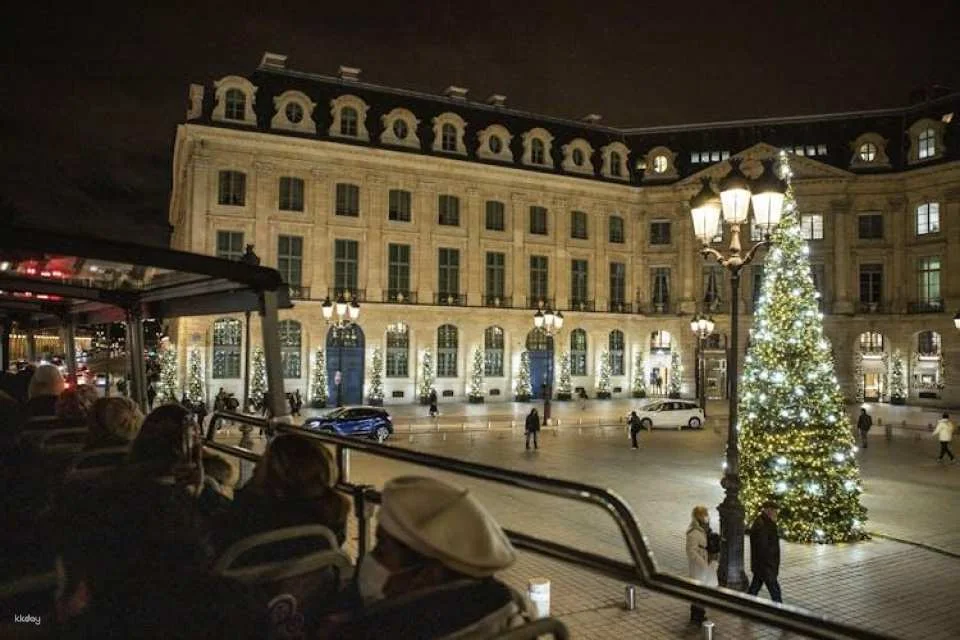 Tootbus Christmas lights open-top bus tour in Paris