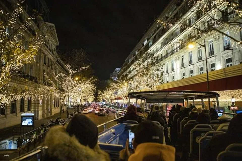 Tootbus Christmas lights open-top bus tour in Paris