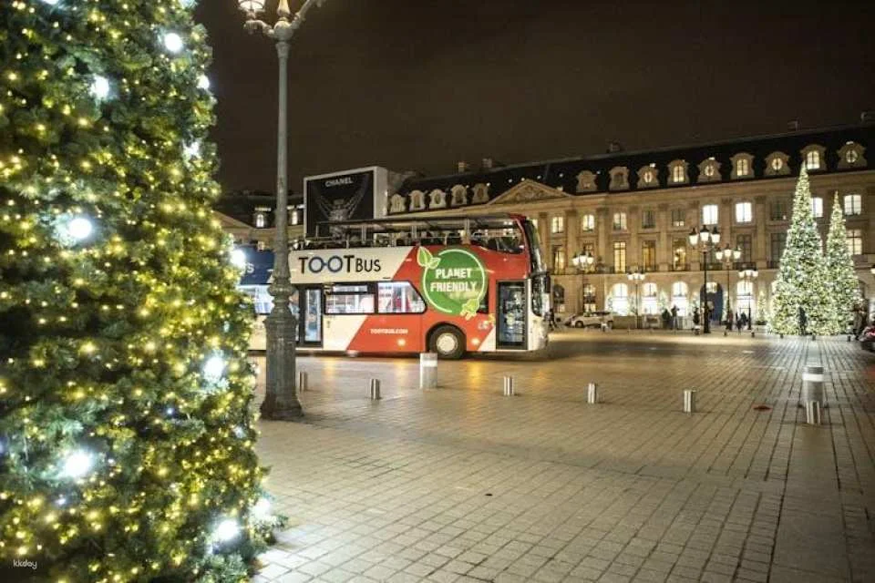 Tootbus Christmas lights open-top bus tour in Paris