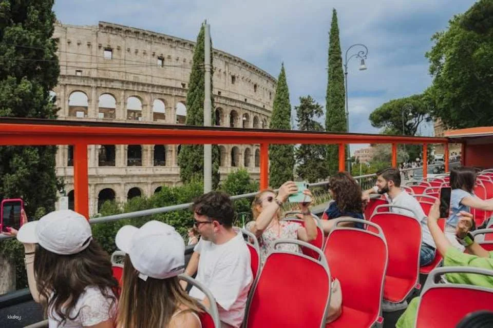 Maxi Combo: Colosseum, Vatican Museums and 48h hop-on hop-off bus