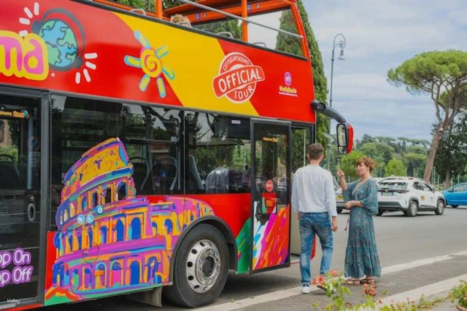 Maxi Combo: Colosseum, Vatican Museums and 48h hop-on hop-off bus