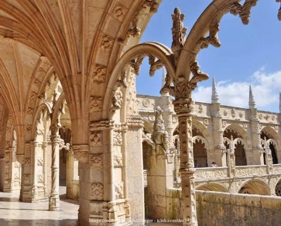 Private half-day tour to Belem and Jeronimos Monastery