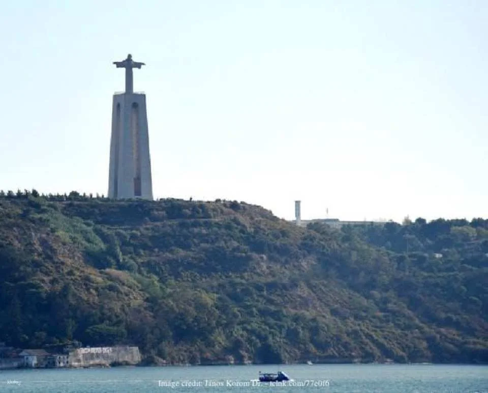 Private half-day tour to Belem and Jeronimos Monastery