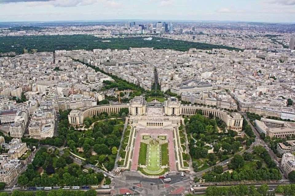 Guided tour to the Eiffel Tower and Versailles Palace