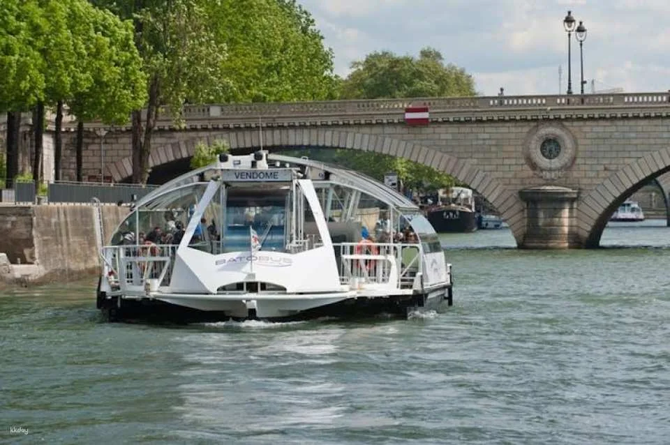 Batobus self-guided audio tour in Paris