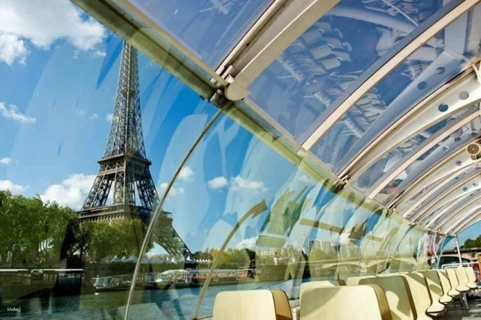 Batobus self-guided audio tour in Paris
