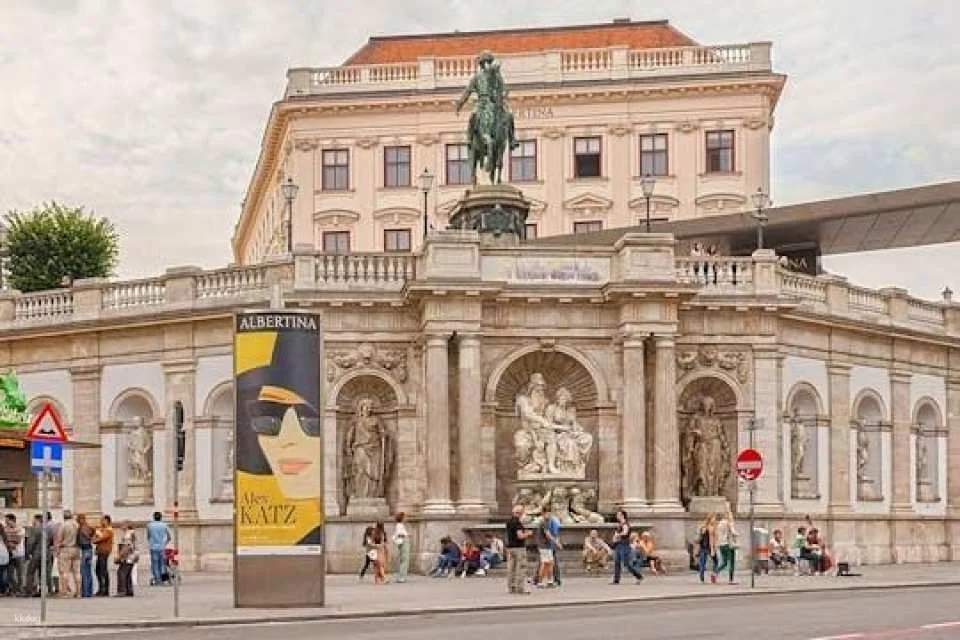 Self-guided tour of Albertina Museum including staterooms