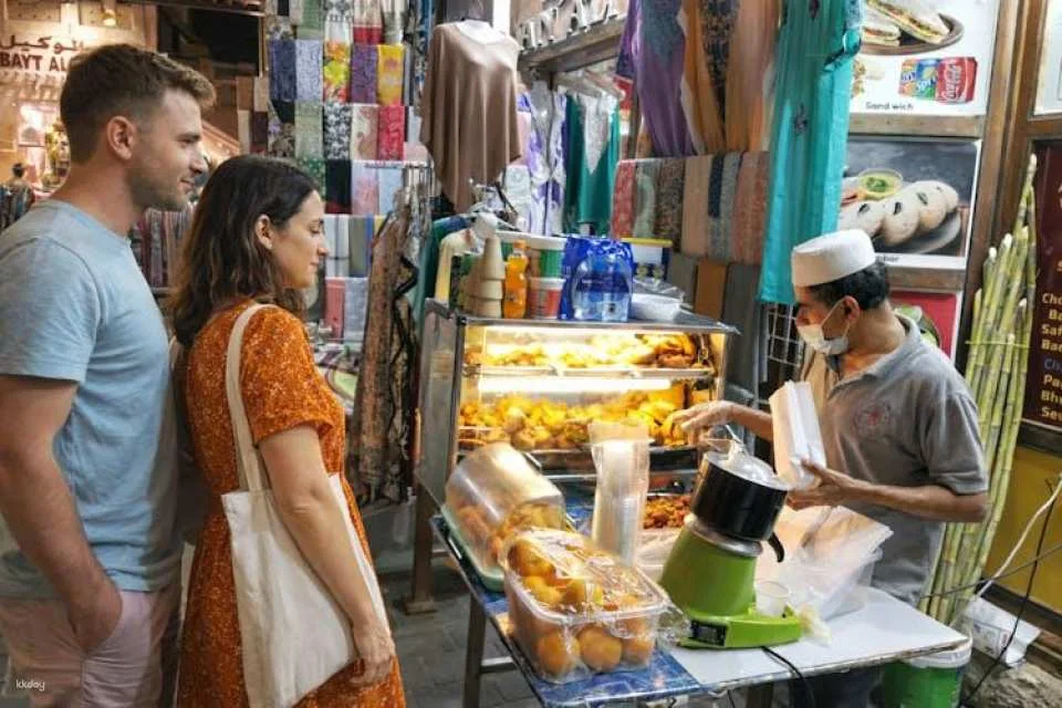 Dubai street food evening tour