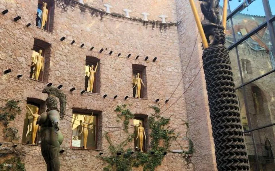 Girona, Dalí Museum and Cadaqués full-day tour from Barcelona
