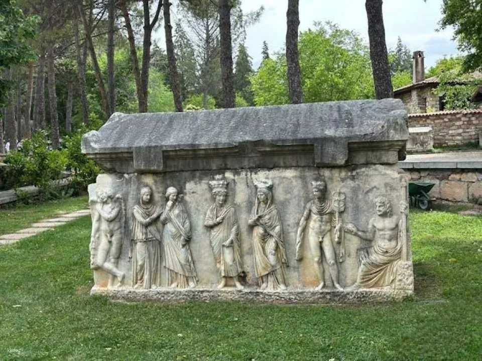 Daily guided Pamukkale tour with pick-up from Denizli Airport