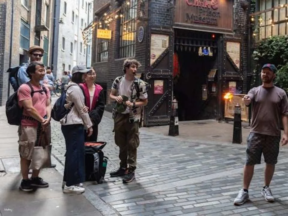 Harry Potter Guided Tour with Thames Cruise and Clink Prison Museum