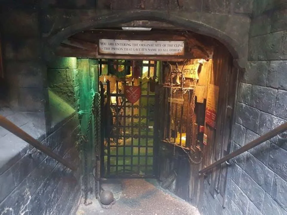 Harry Potter Guided Tour with Thames Cruise and Clink Prison Museum