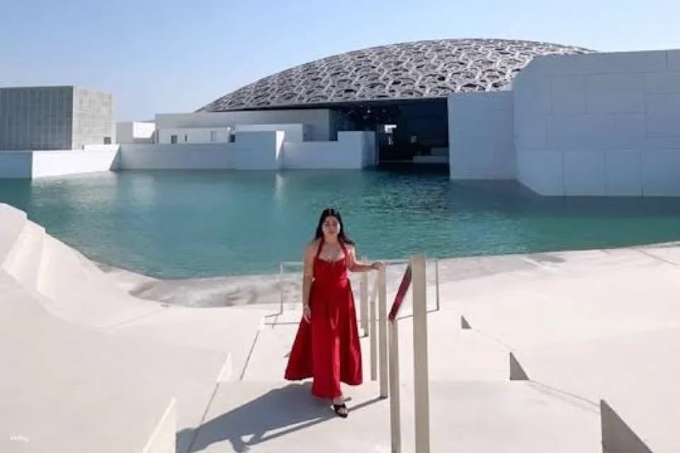Abu Dhabi guided tour with Louvre Museum and Sheikh Zayed Grand Mosque