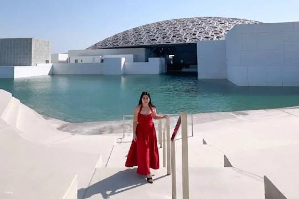 Abu Dhabi guided tour with Louvre Museum and Sheikh Zayed Grand Mosque (605650)
