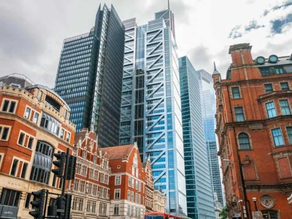 Tour of London's most Insta-perfect spots with a local
