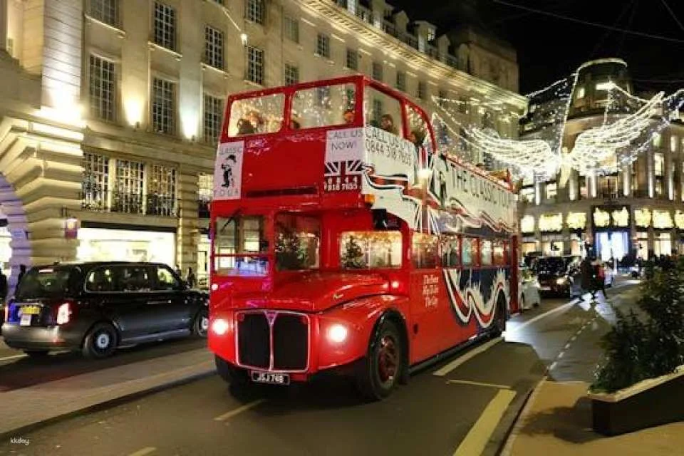 Christmas lights tour on a vintage bus in Edinburgh (605709)
